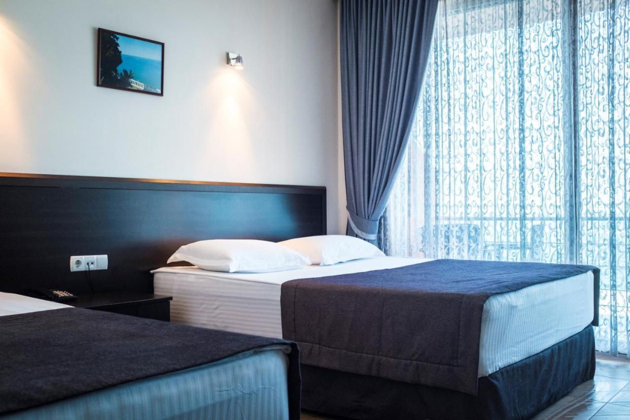 Hotel Neptun Kvariati Exterior photo