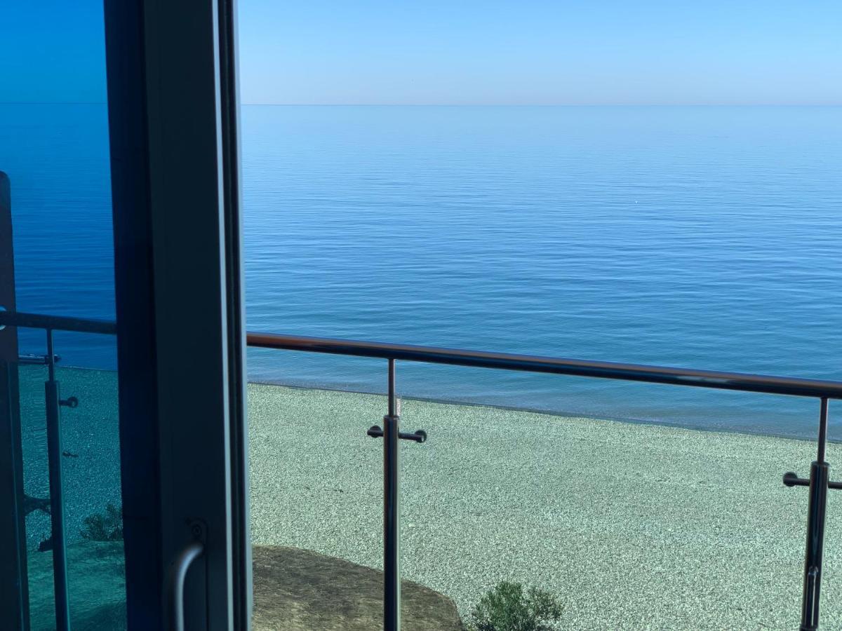 Hotel Neptun Kvariati Exterior photo