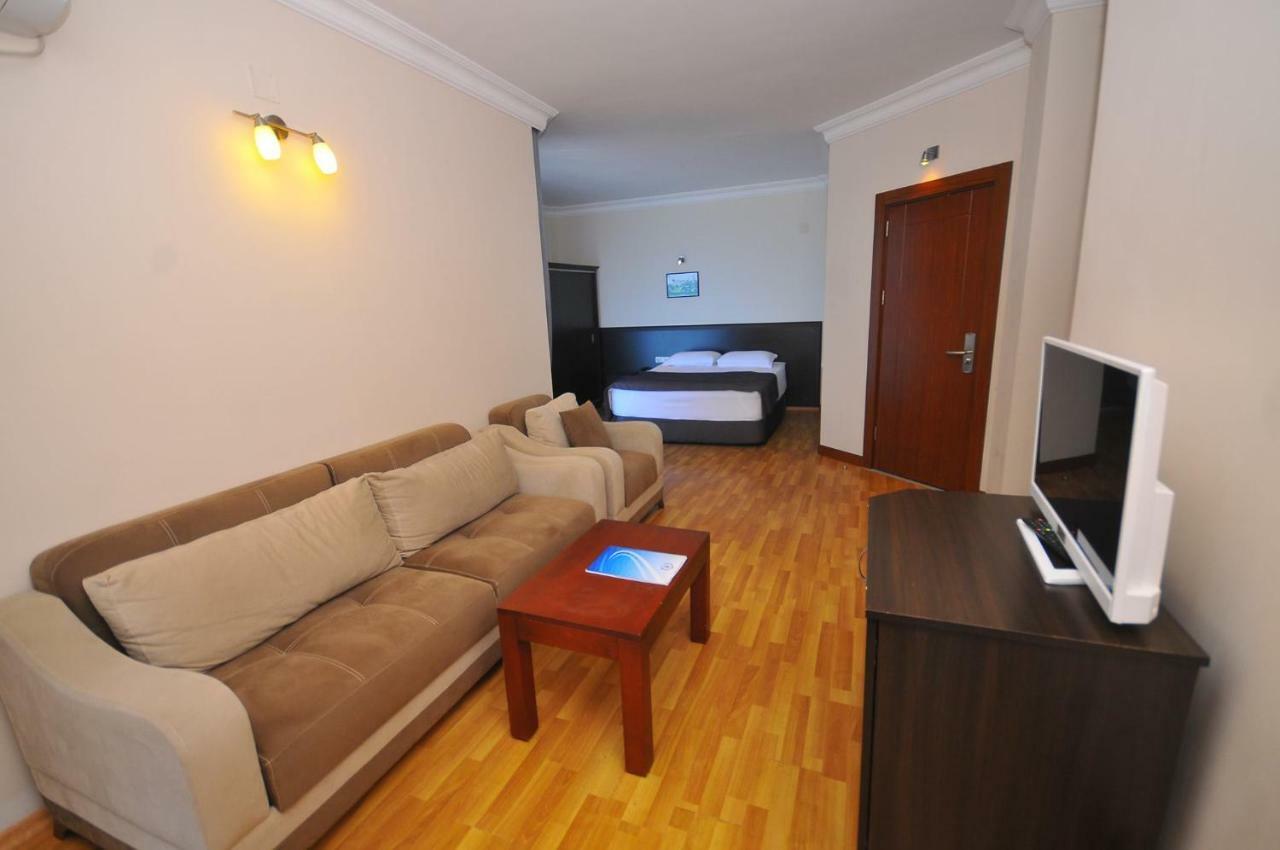 Hotel Neptun Kvariati Exterior photo